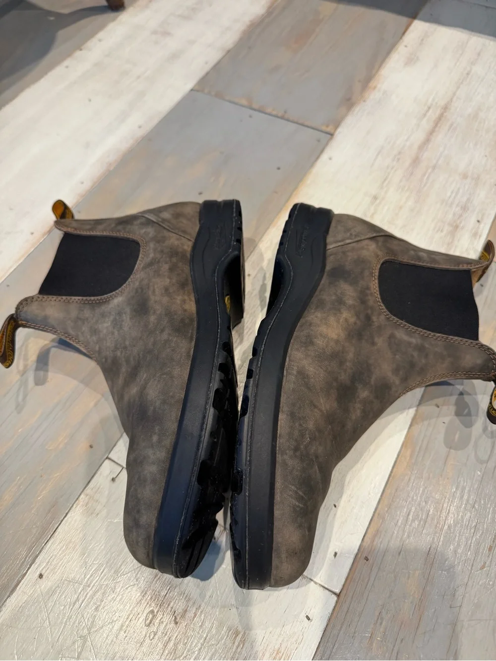 Blundstone Brown Distressed Leather Chukka Boots